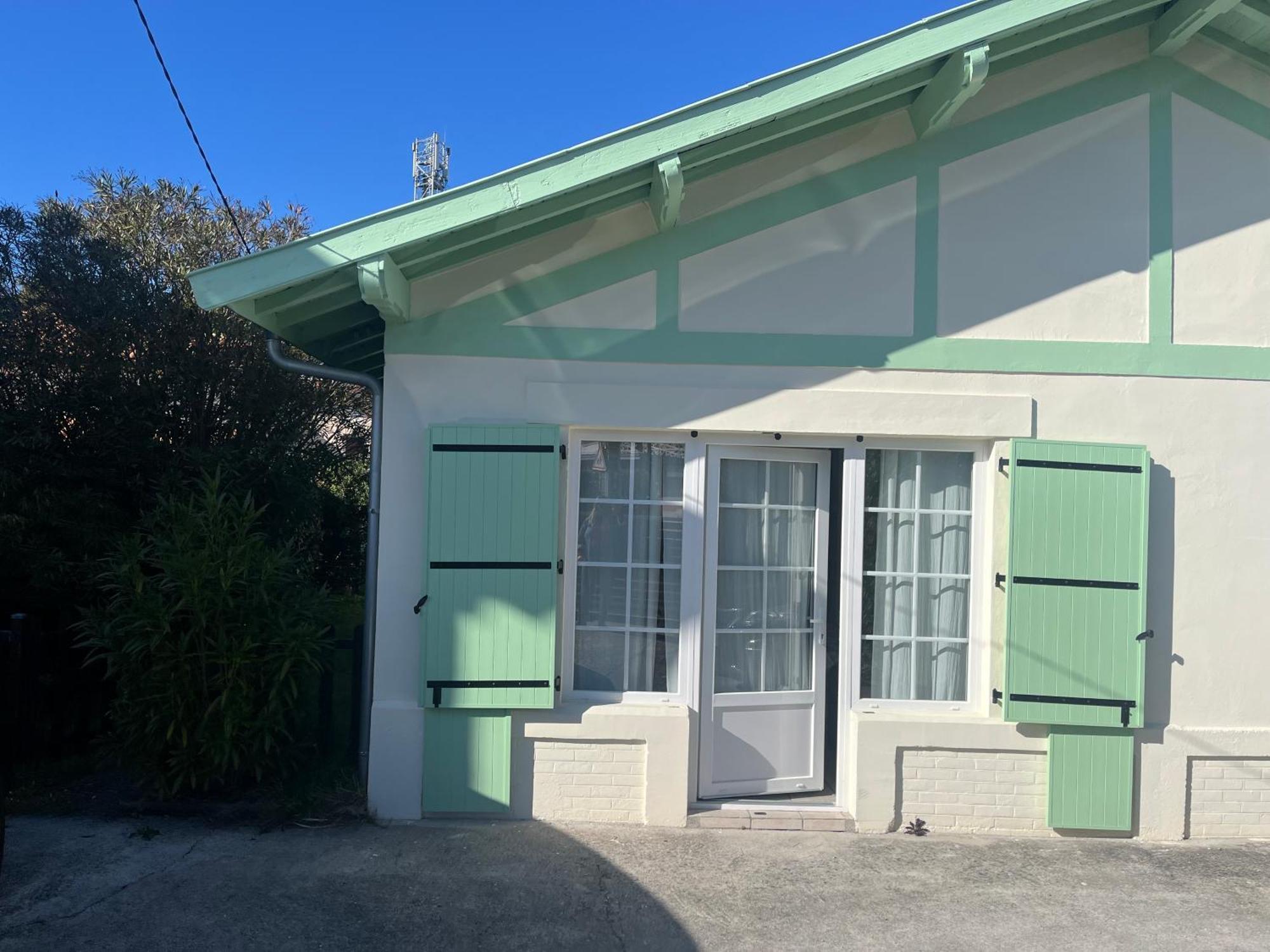 Casa vacanze Maison T3 Mitoyenne Avec Jacuzzi Et Jardin Arcachon